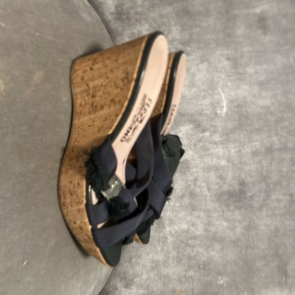 Salvatore ferragamo  shoe blue size 7 - Picture 2 of 4